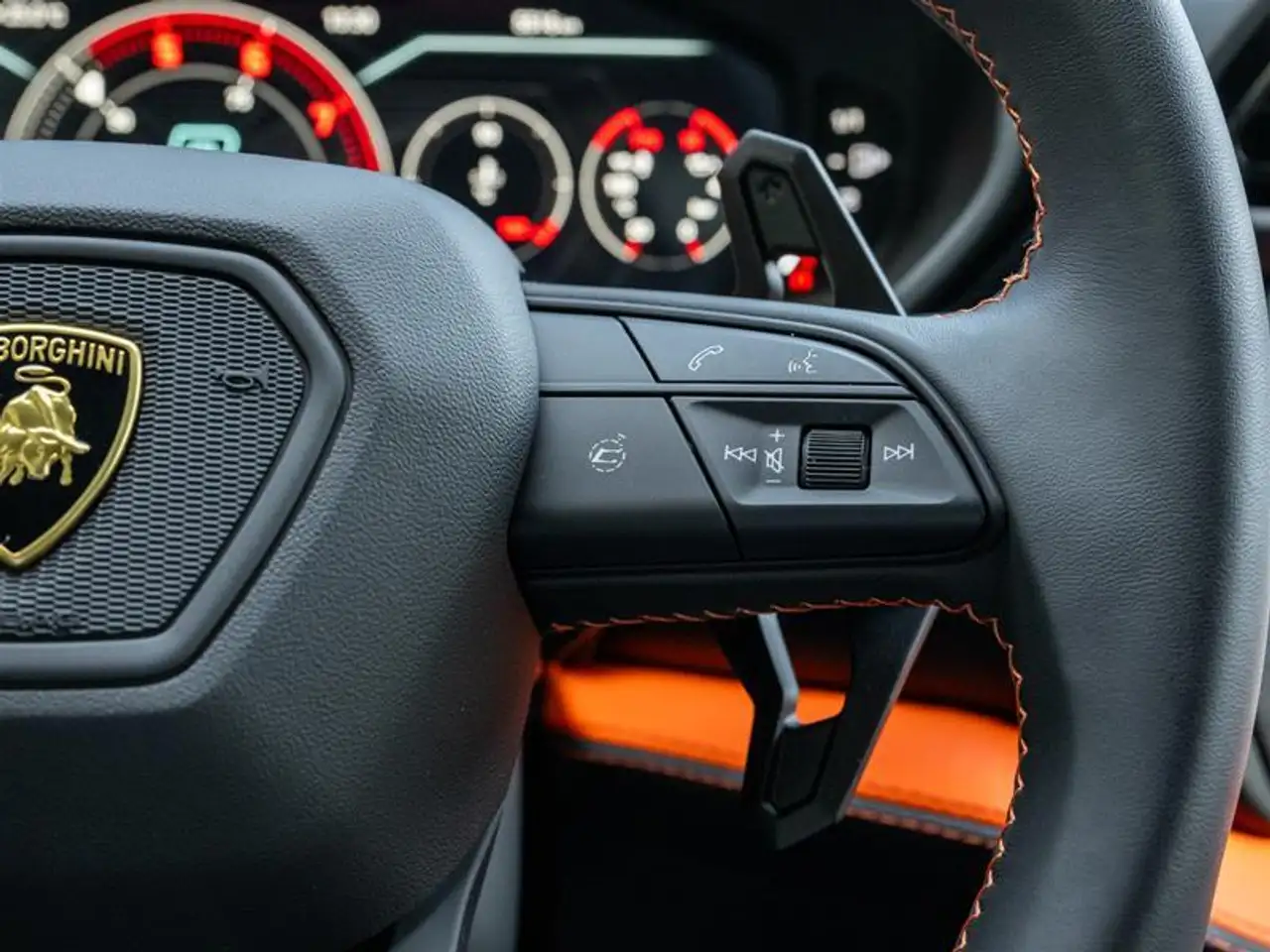 Lamborghini Urus - Image 27