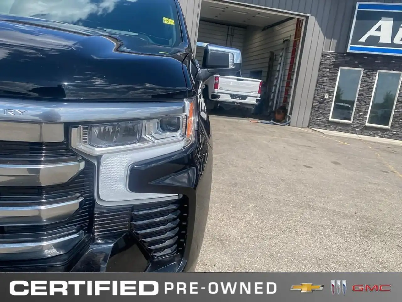 Chevrolet Silverado 1500 - Image 13