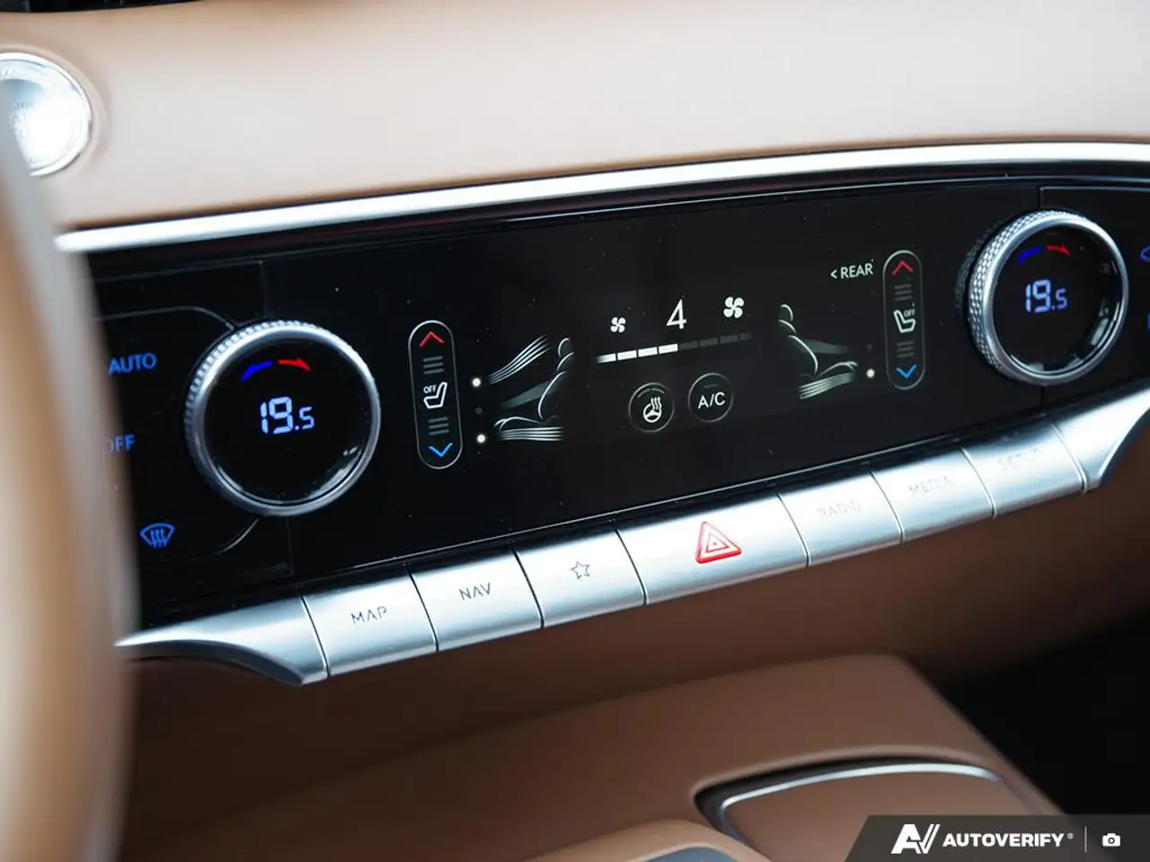 Genesis GV70 - Image 20