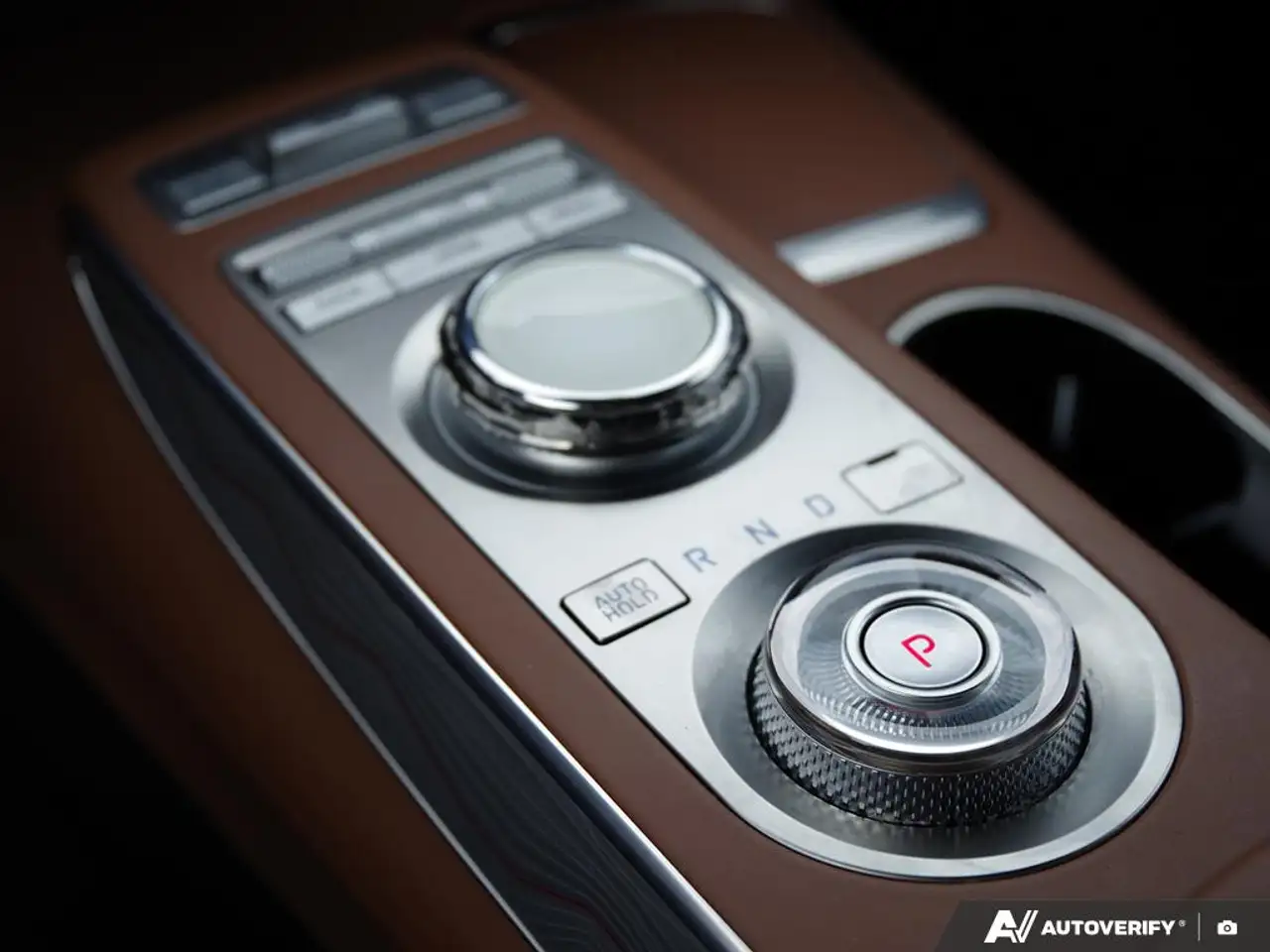 Genesis GV70 - Image 19
