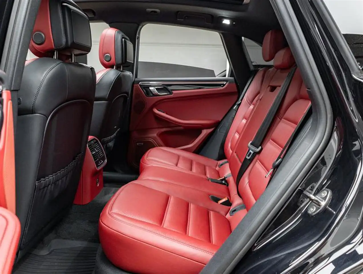 Porsche Macan - Image 37