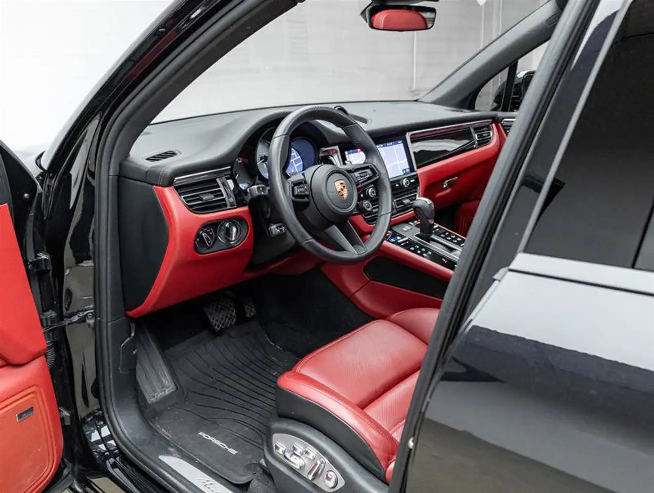 Porsche Macan - Image 18
