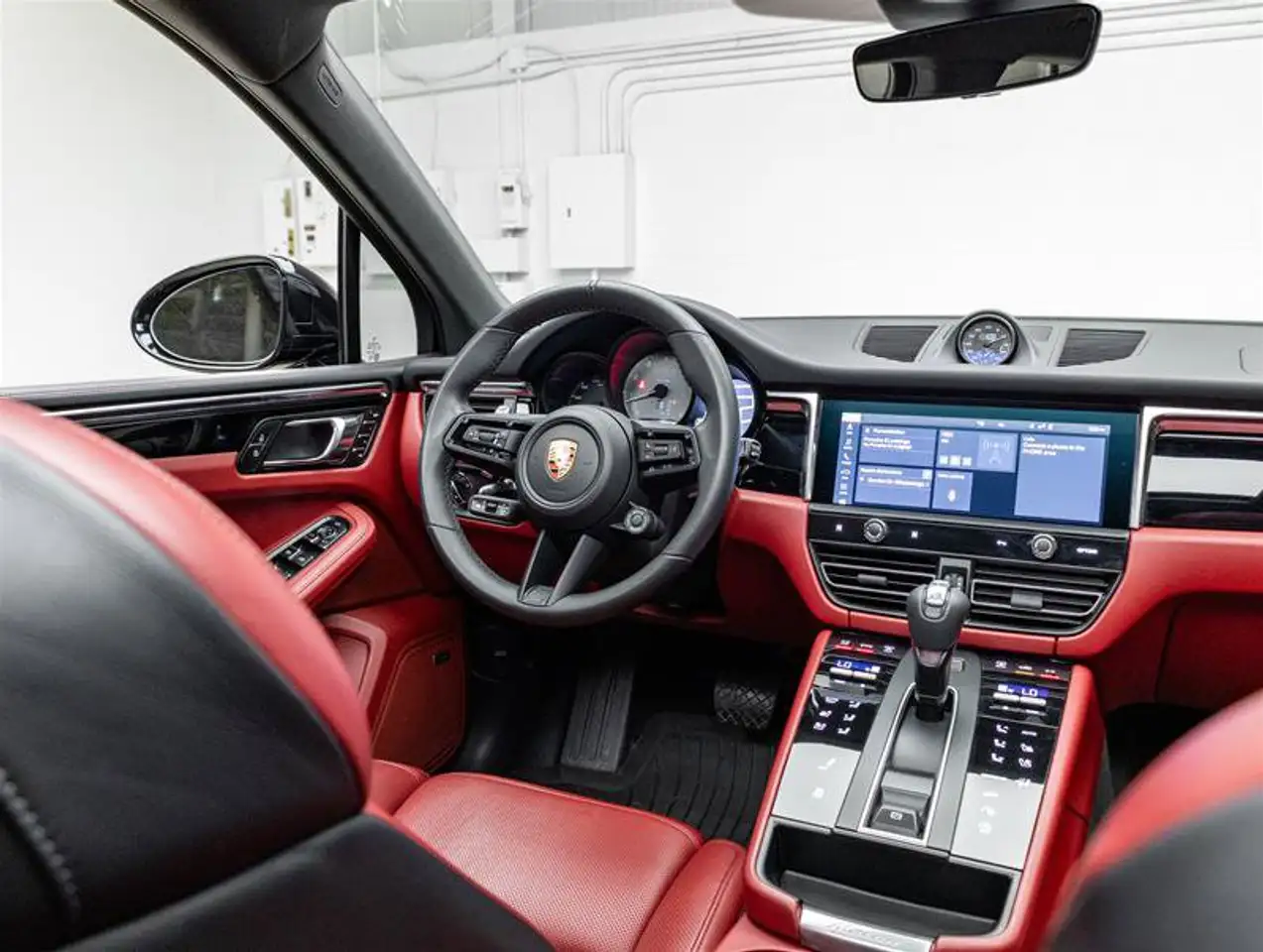 Porsche Macan - Image 41