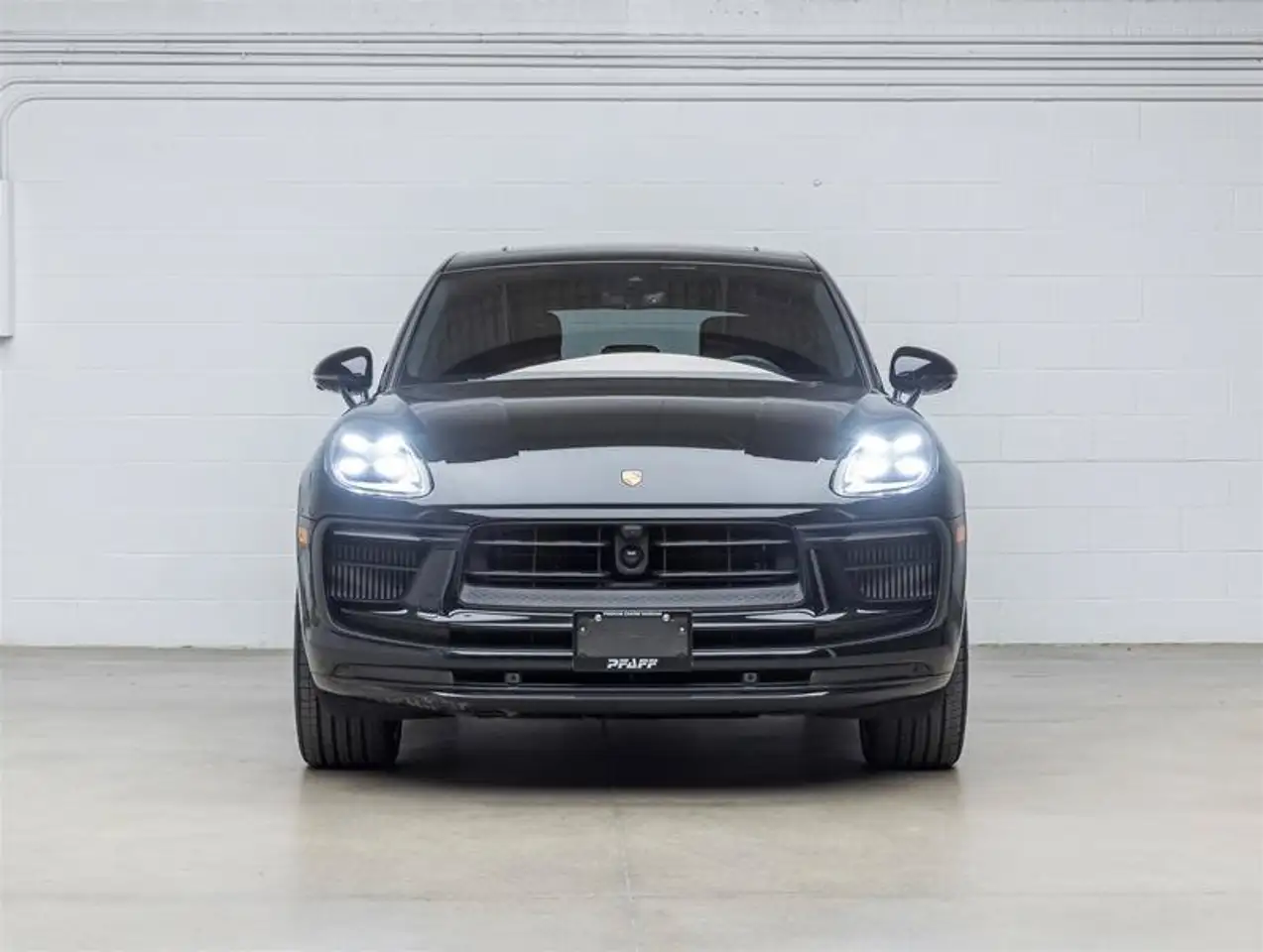 Porsche Macan - Image 2