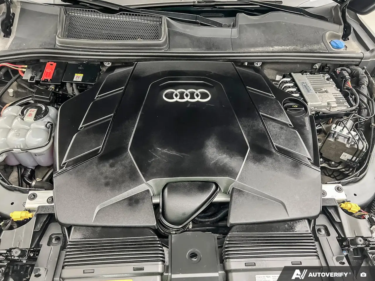 Audi Q7 - Image 11