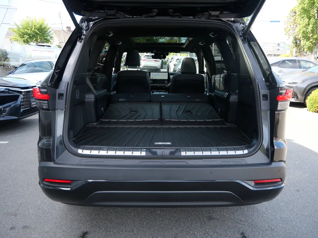 Lexus TX - Image 33