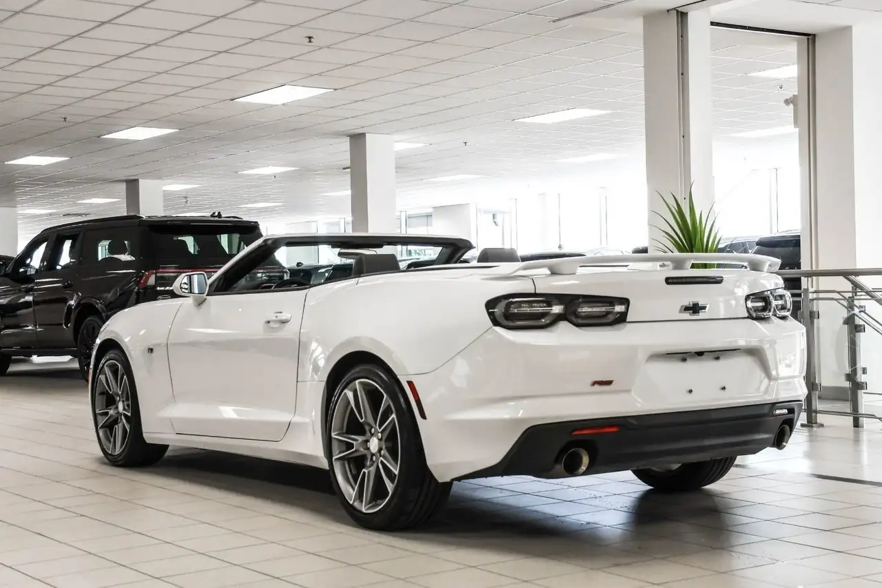 Chevrolet Camaro - Image 11