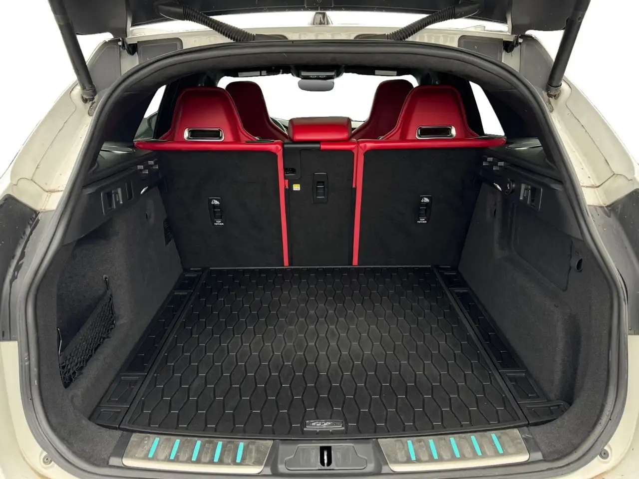 Jaguar F-Pace - Image 27