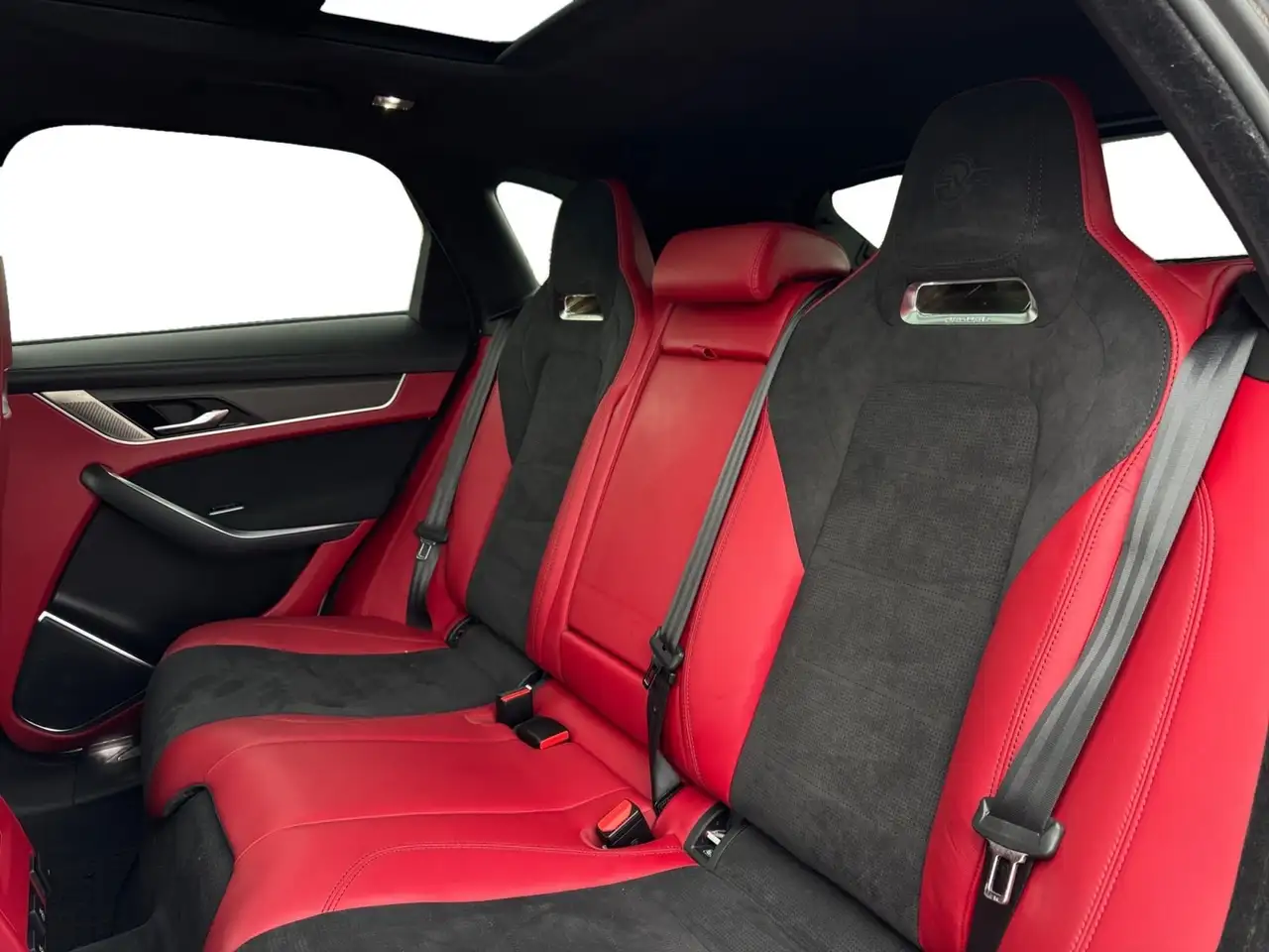 Jaguar F-Pace - Image 21