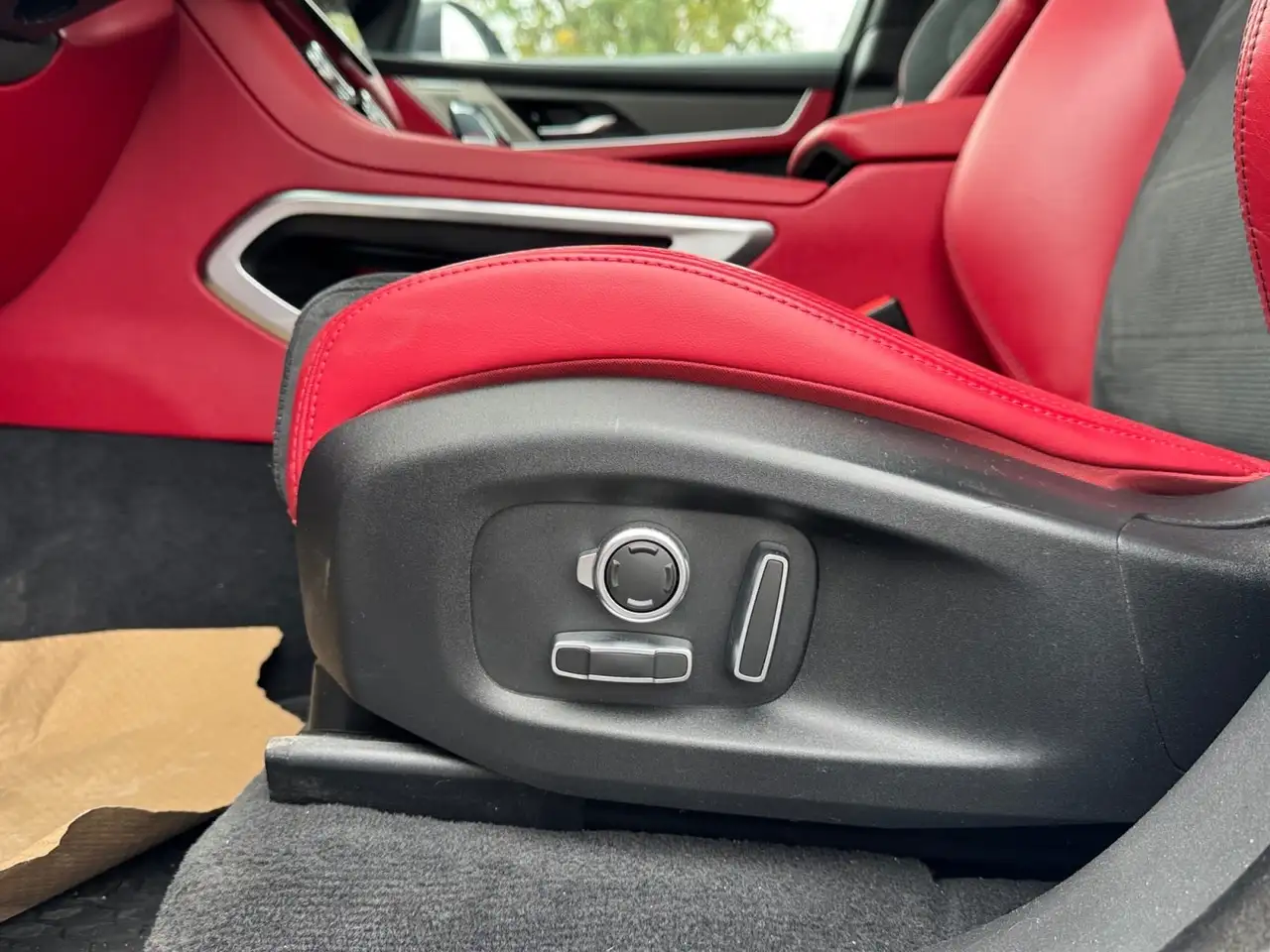 Jaguar F-Pace - Image 25