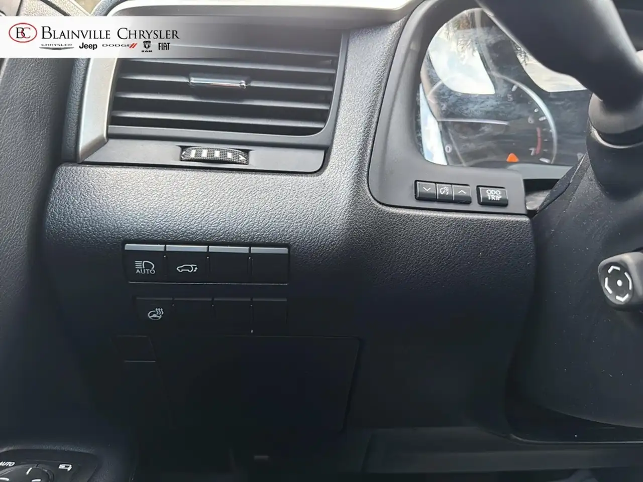 Lexus RX - Image 25