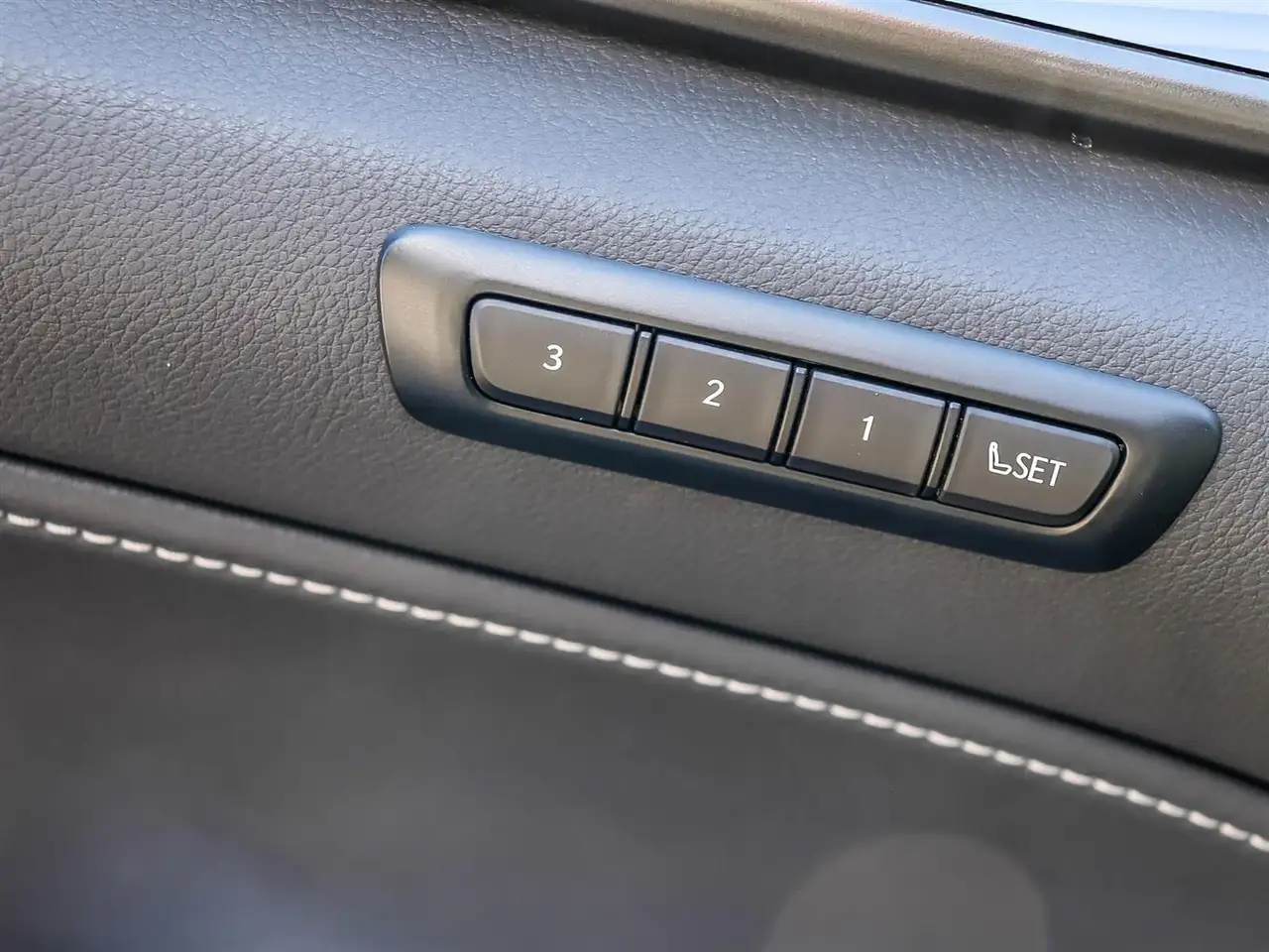 Lexus NX - Image 25