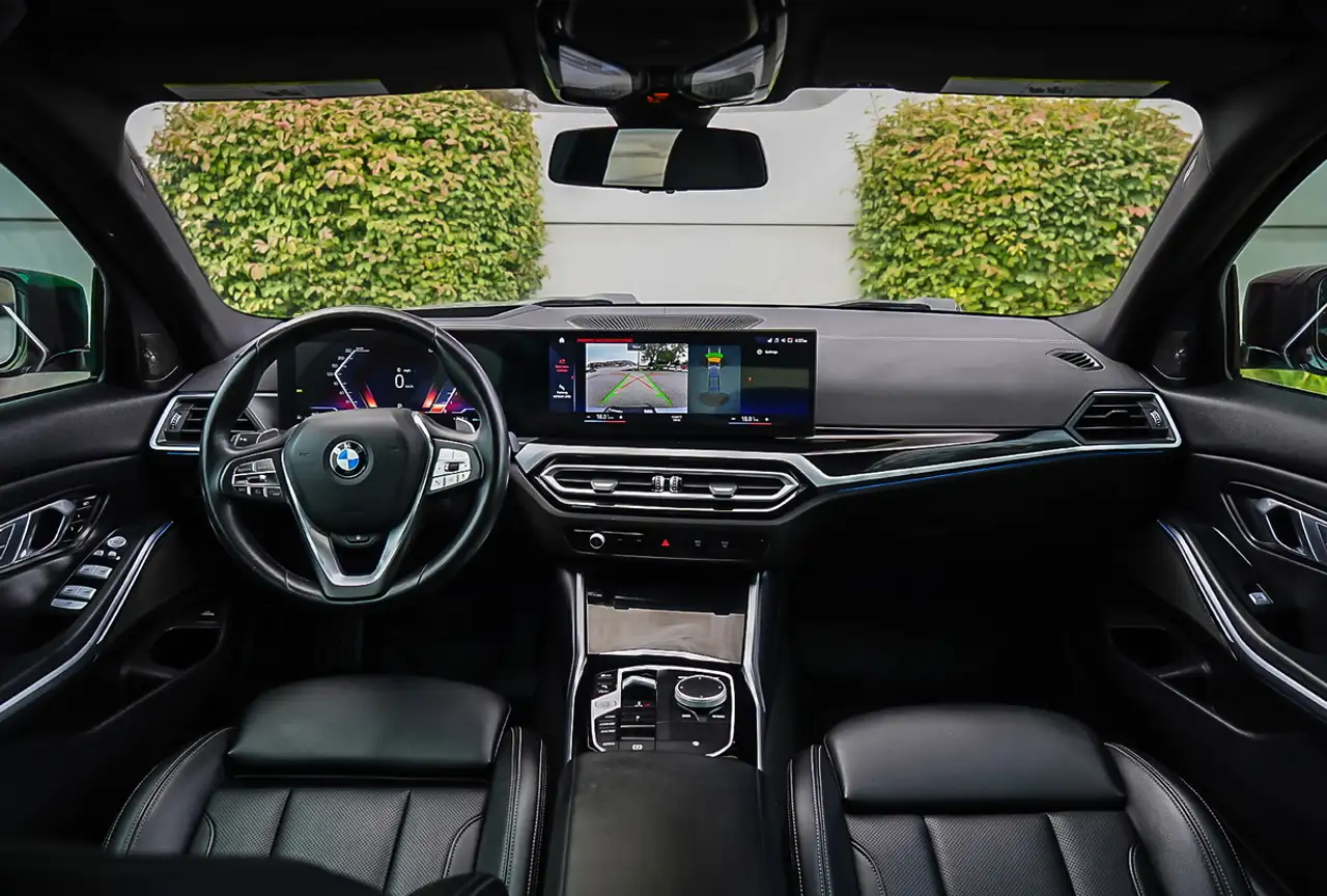 BMW 3 Series - Image 12