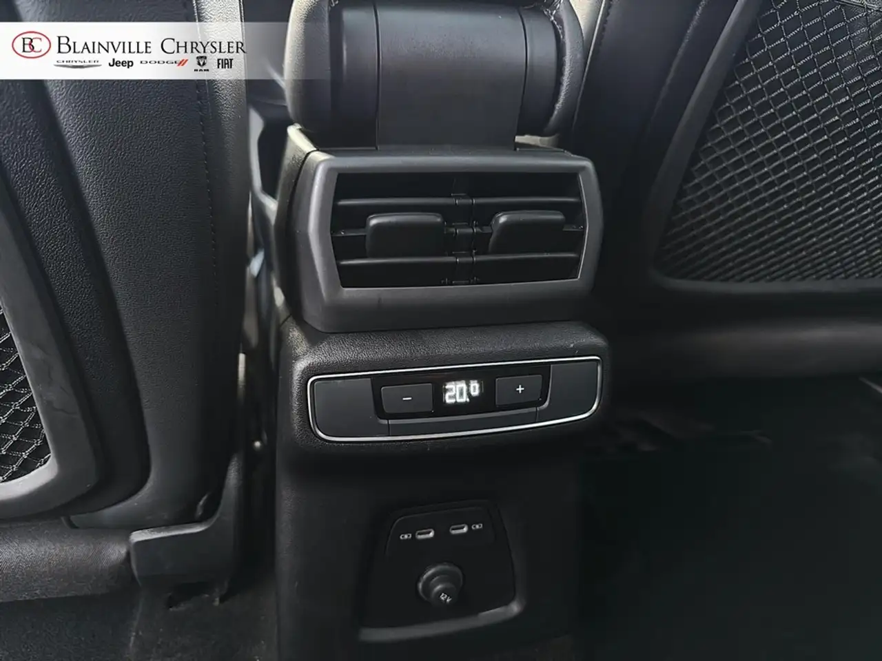 Audi Q4 e-tron - Image 18