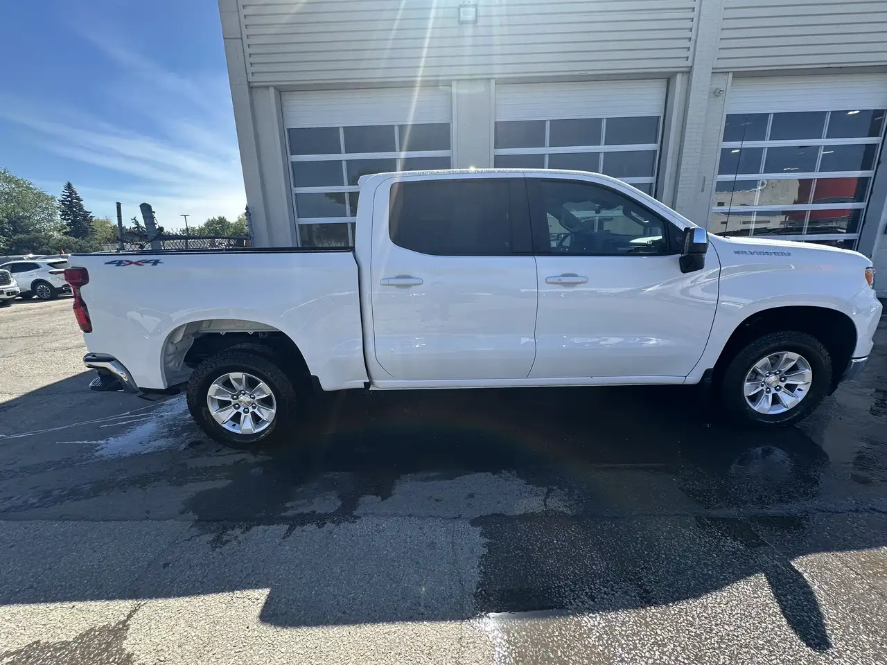 Chevrolet Silverado 1500 - Image 4