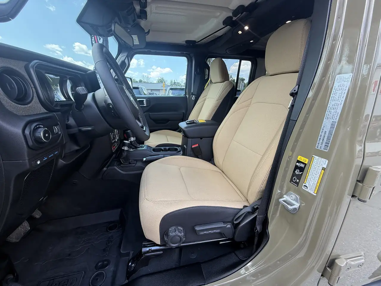 Jeep Wrangler - Image 15