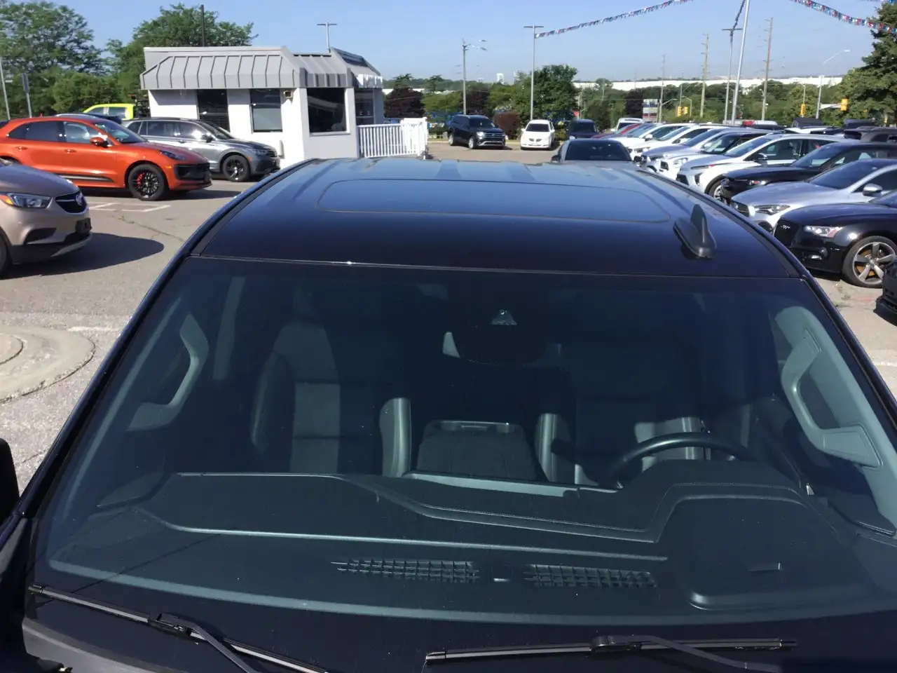 Chevrolet Silverado 1500 - Image 9