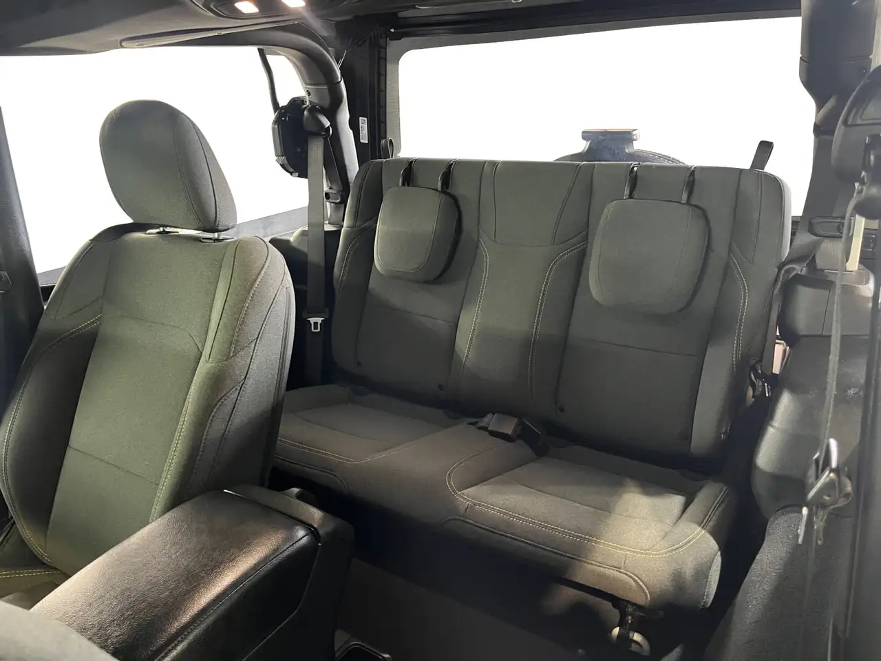 Jeep Wrangler - Image 13