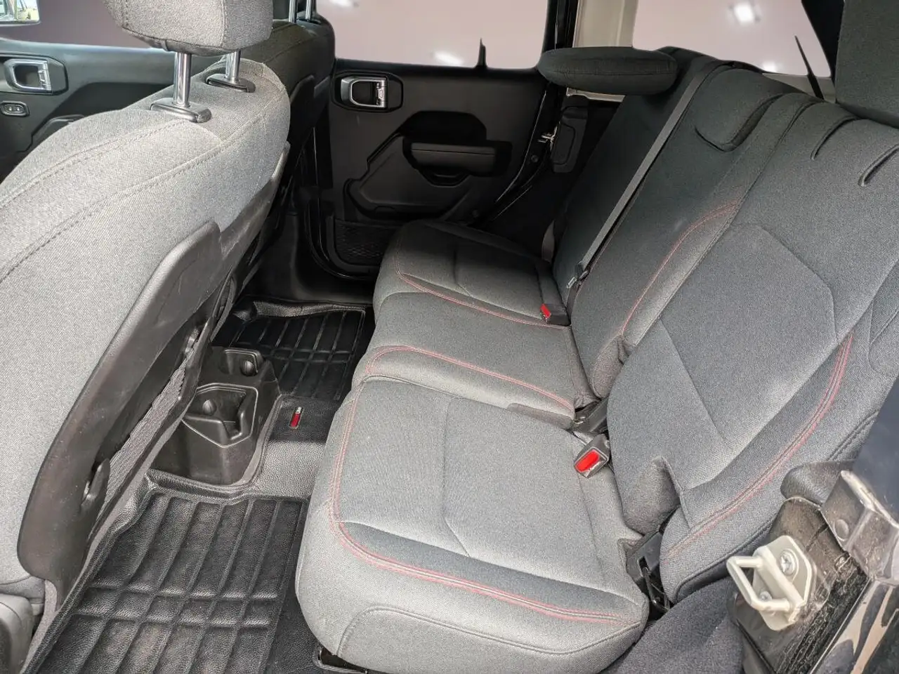 Jeep Wrangler - Image 20