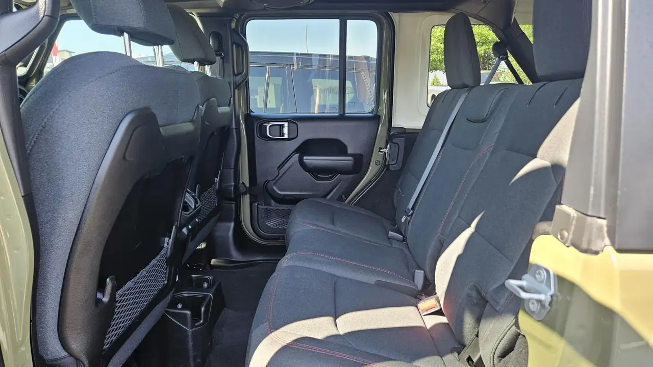 Jeep Wrangler - Image 16