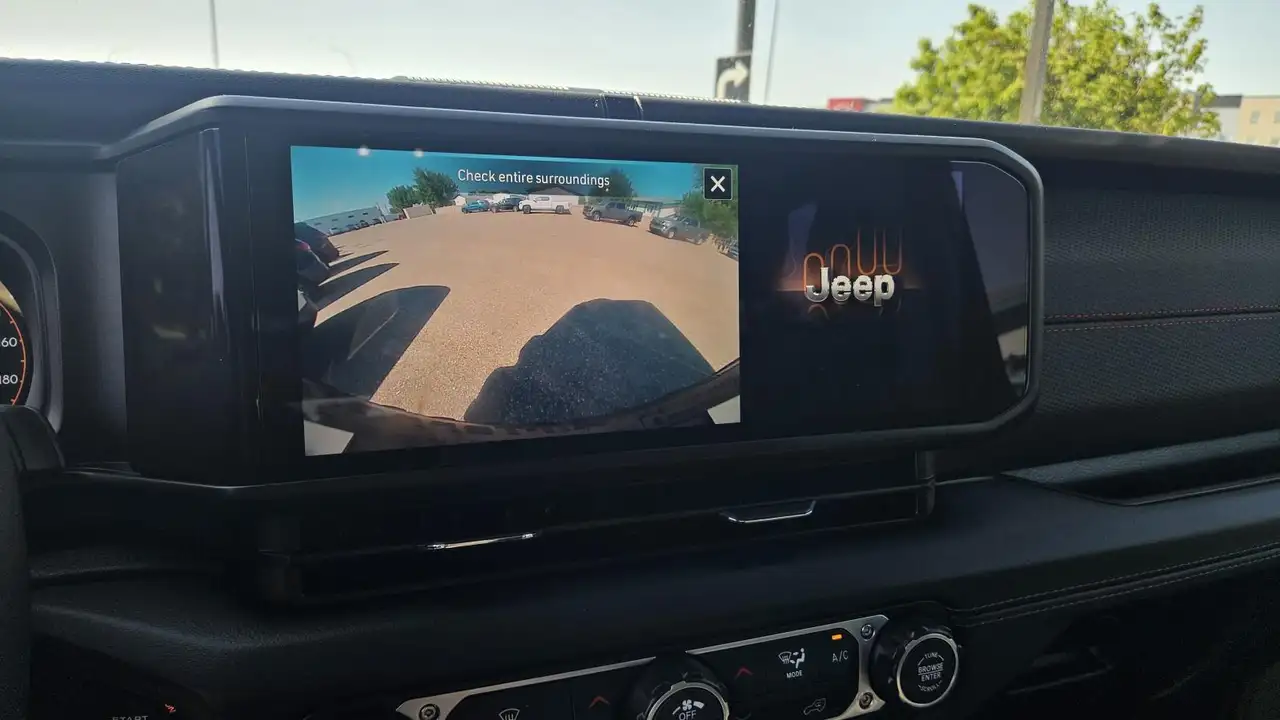 Jeep Wrangler - Image 15