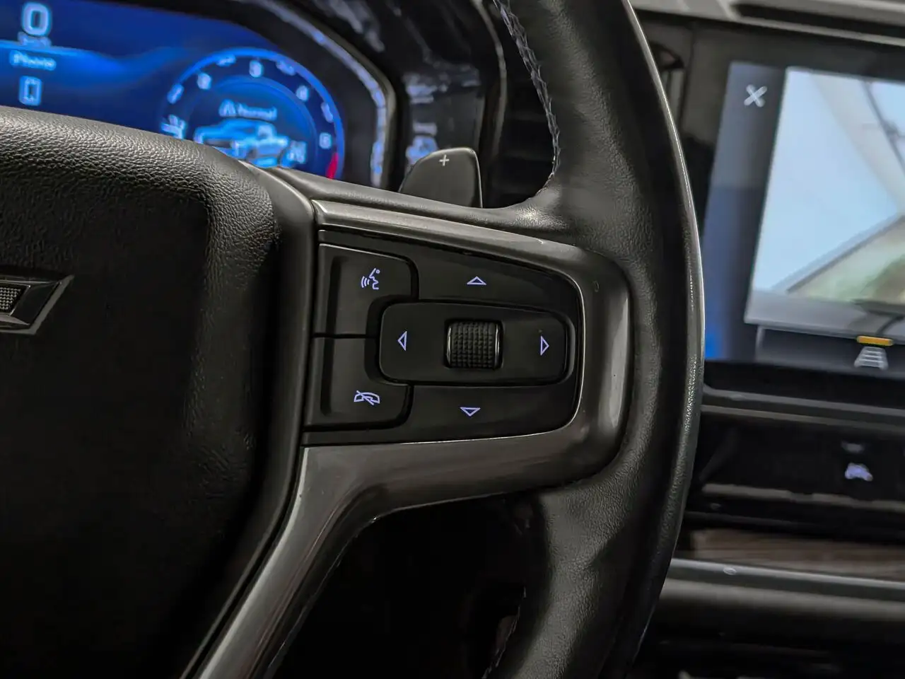 Chevrolet Silverado 1500 - Image 21