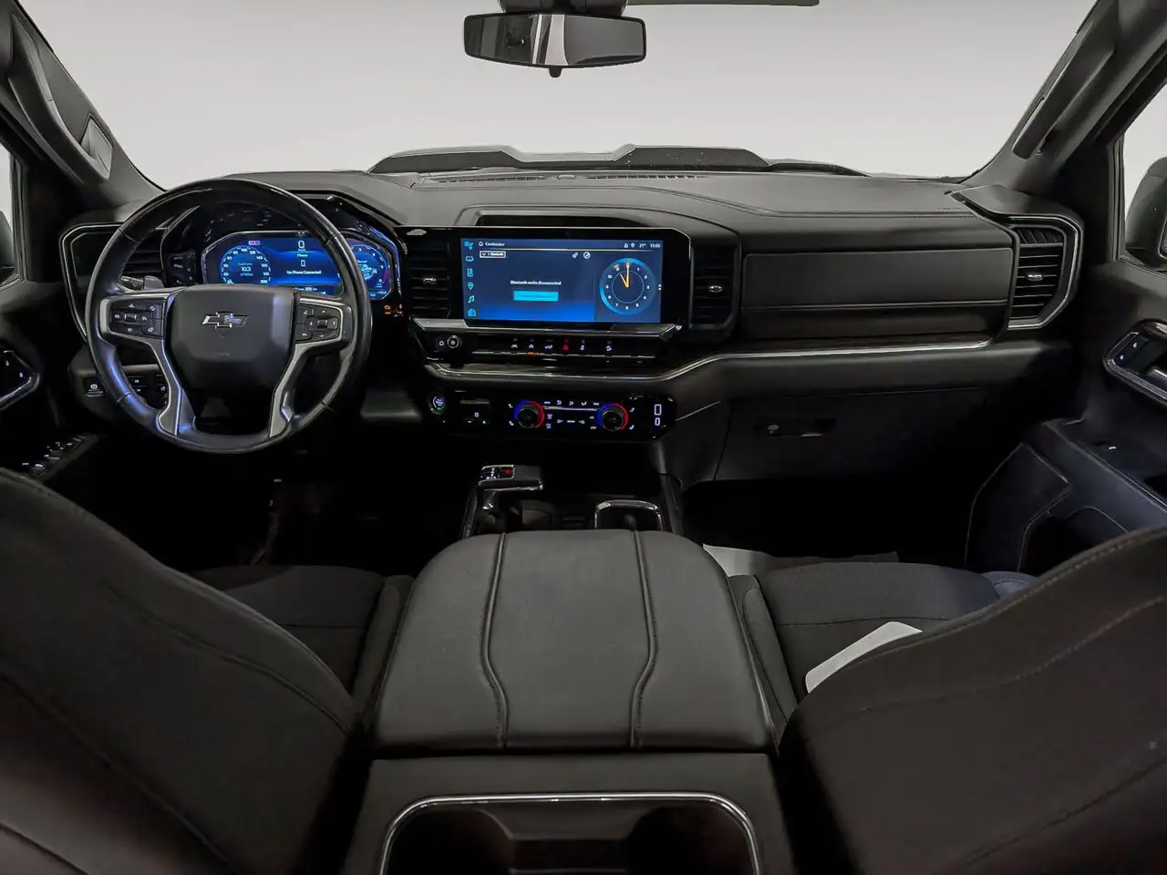Chevrolet Silverado 1500 - Image 12