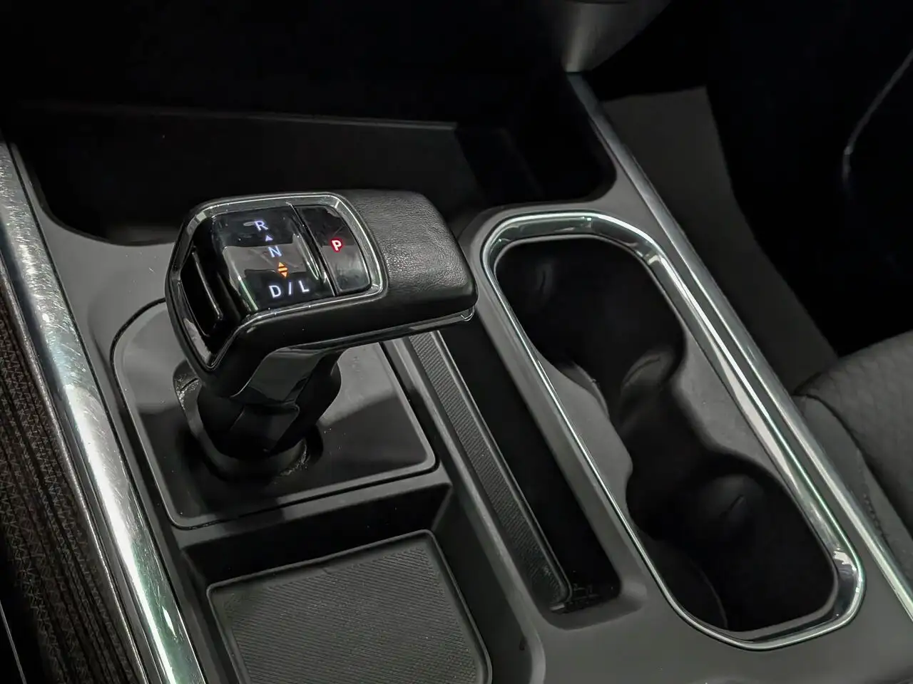 Chevrolet Silverado 1500 - Image 19