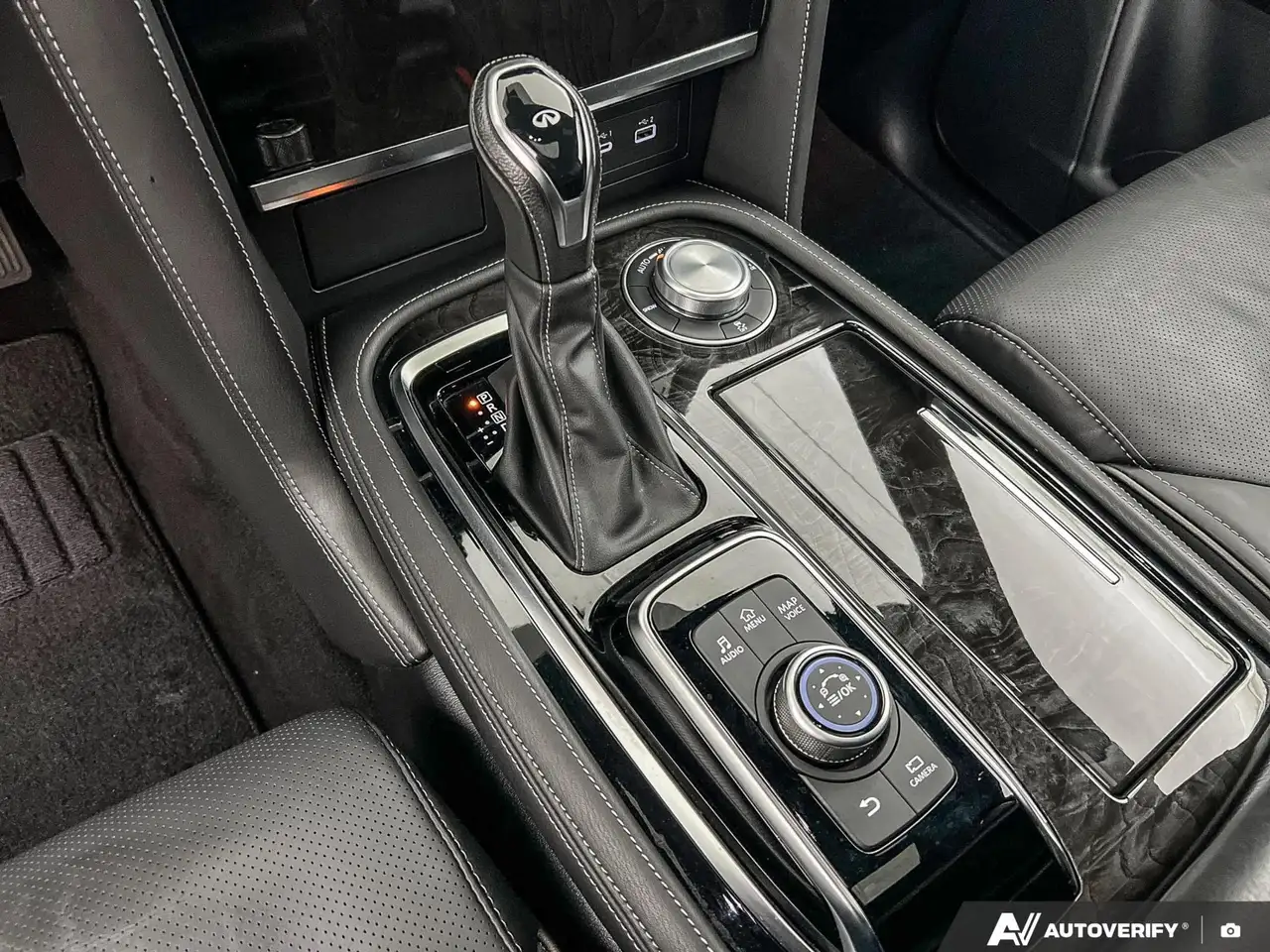 Infiniti QX80 - Image 19
