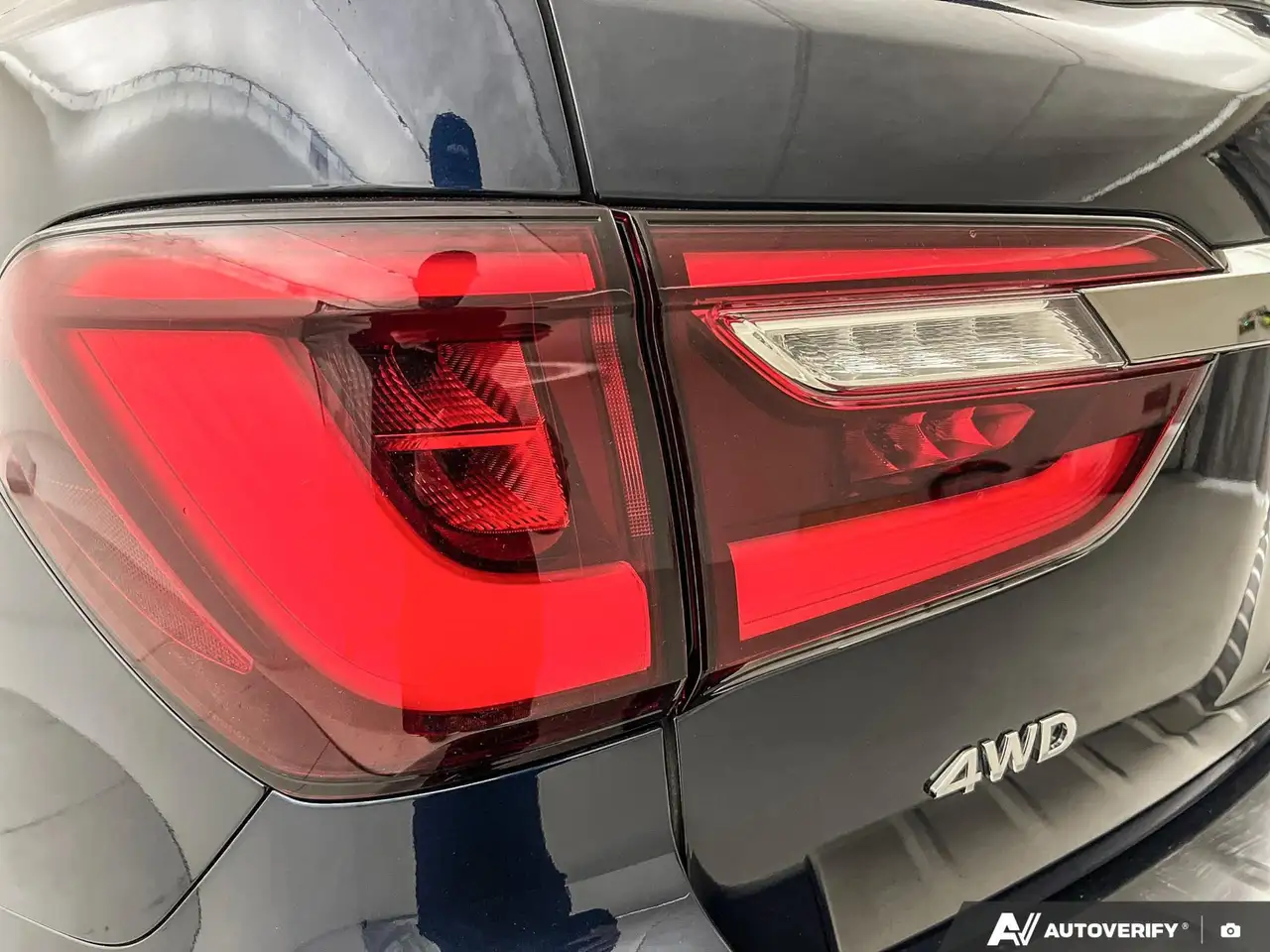 Infiniti QX80 - Image 12