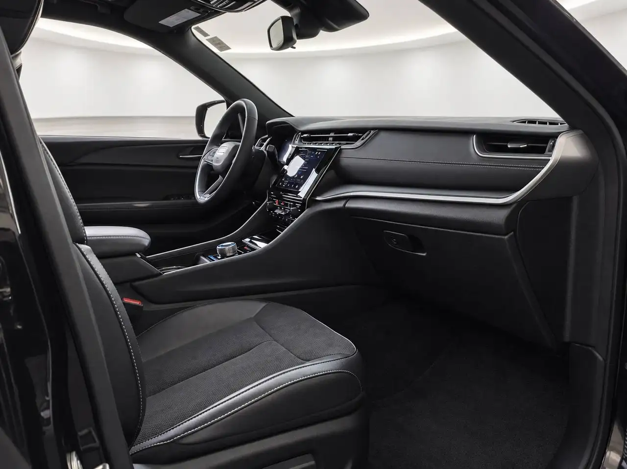Jeep Grand Cherokee - Image 26