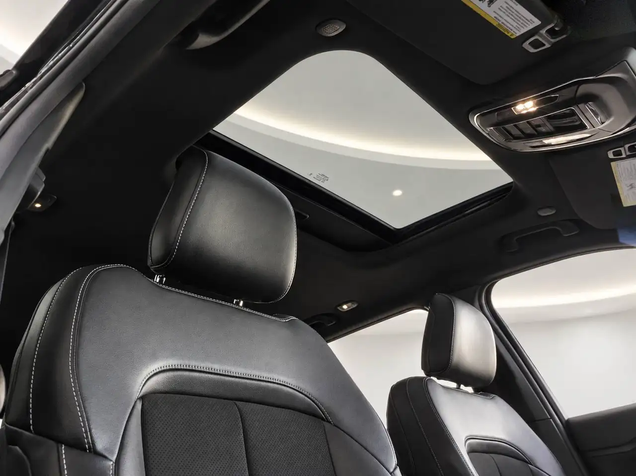 Jeep Grand Cherokee - Image 27