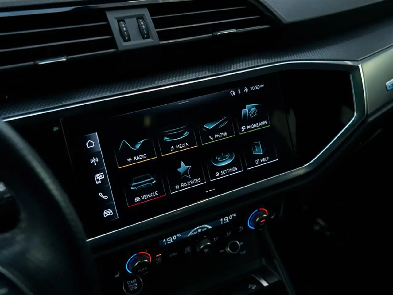 Audi Q3 - Image 40