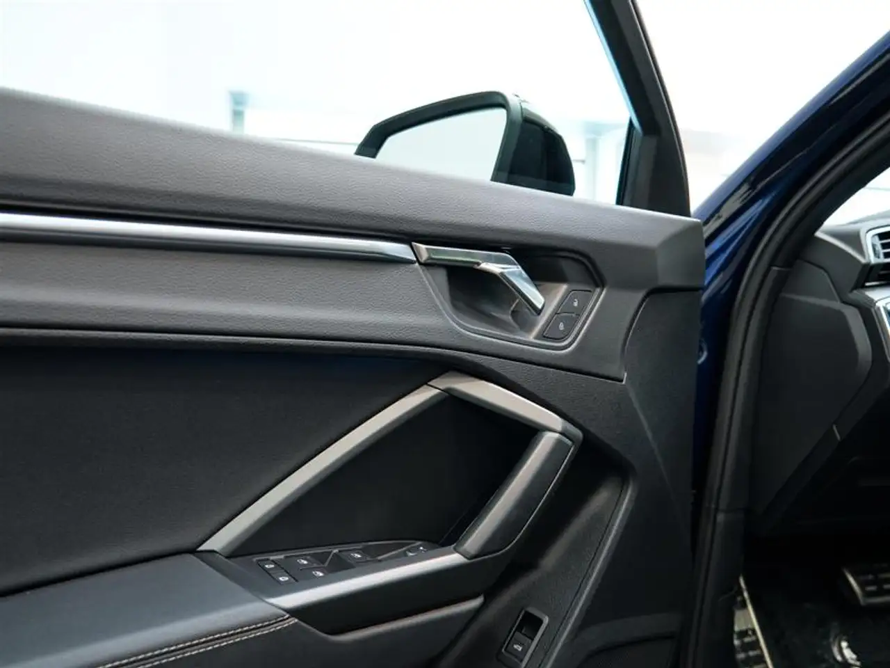 Audi Q3 - Image 30