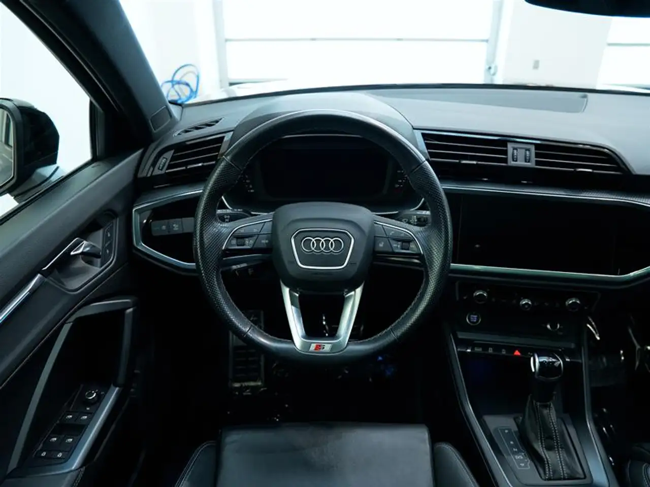 Audi Q3 - Image 41