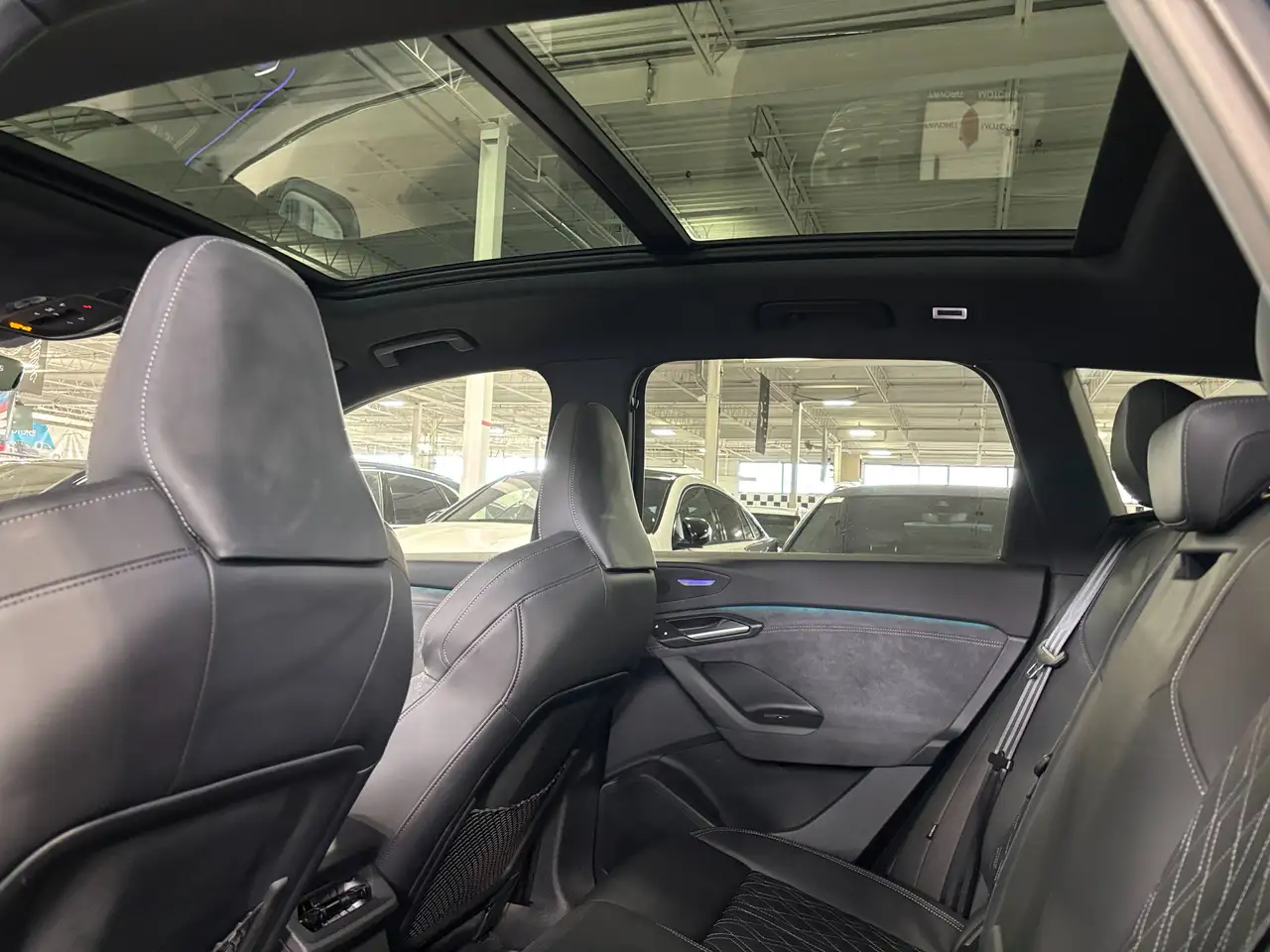 Audi SQ6 e-tron - Image 11