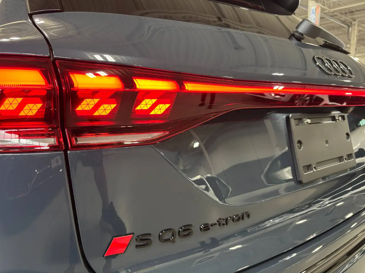 Audi SQ6 e-tron - Image 8
