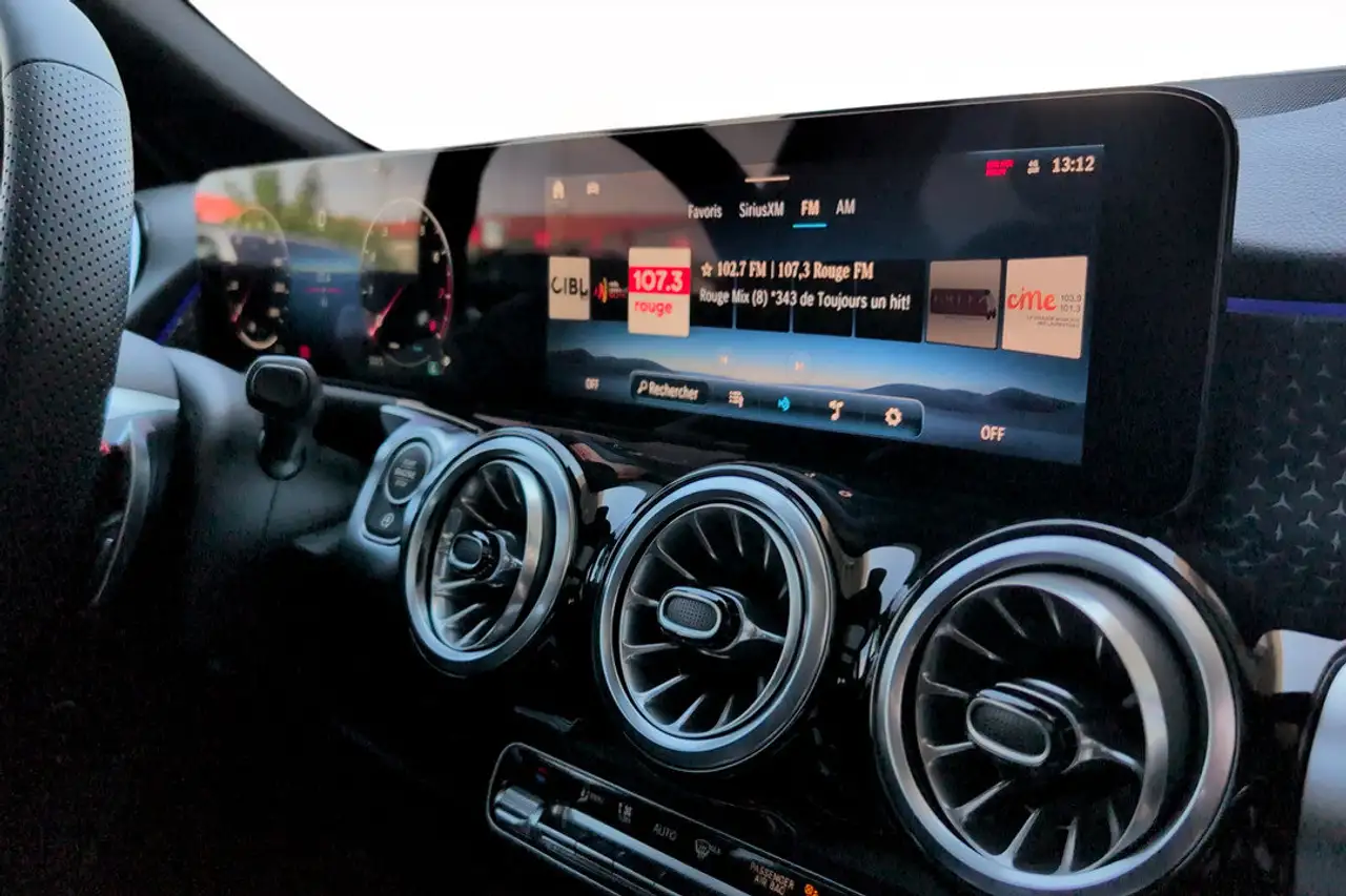 Mercedes-Benz GLB - Image 13