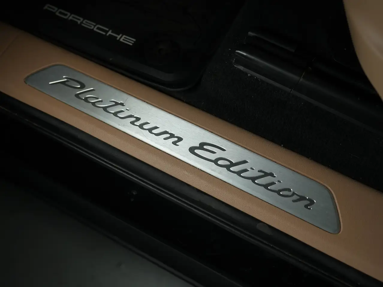 Porsche Cayenne - Image 11