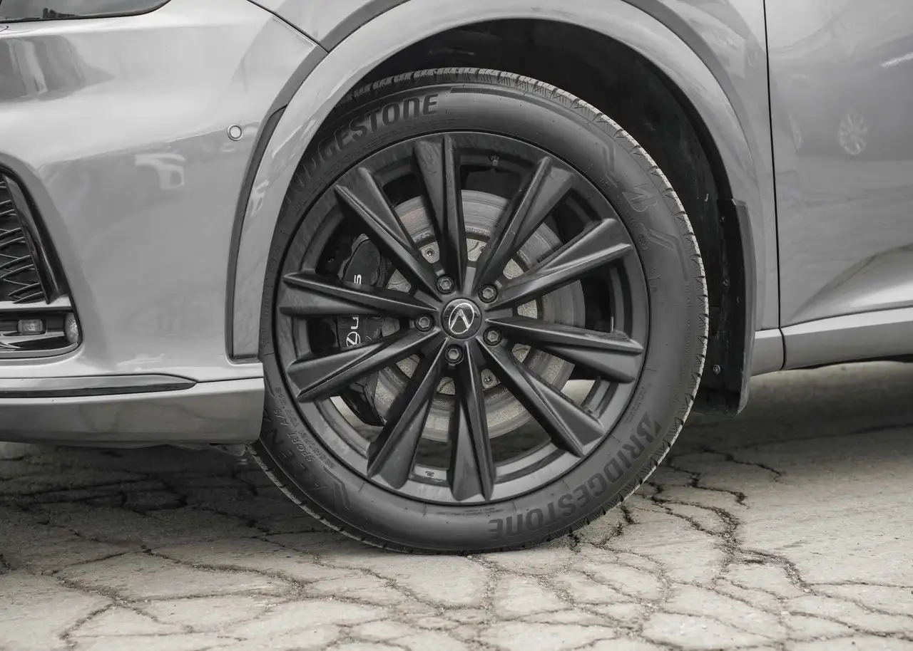 Lexus RX 500h - Image 2