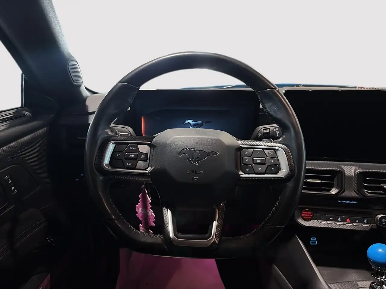 Ford Mustang - Image 10