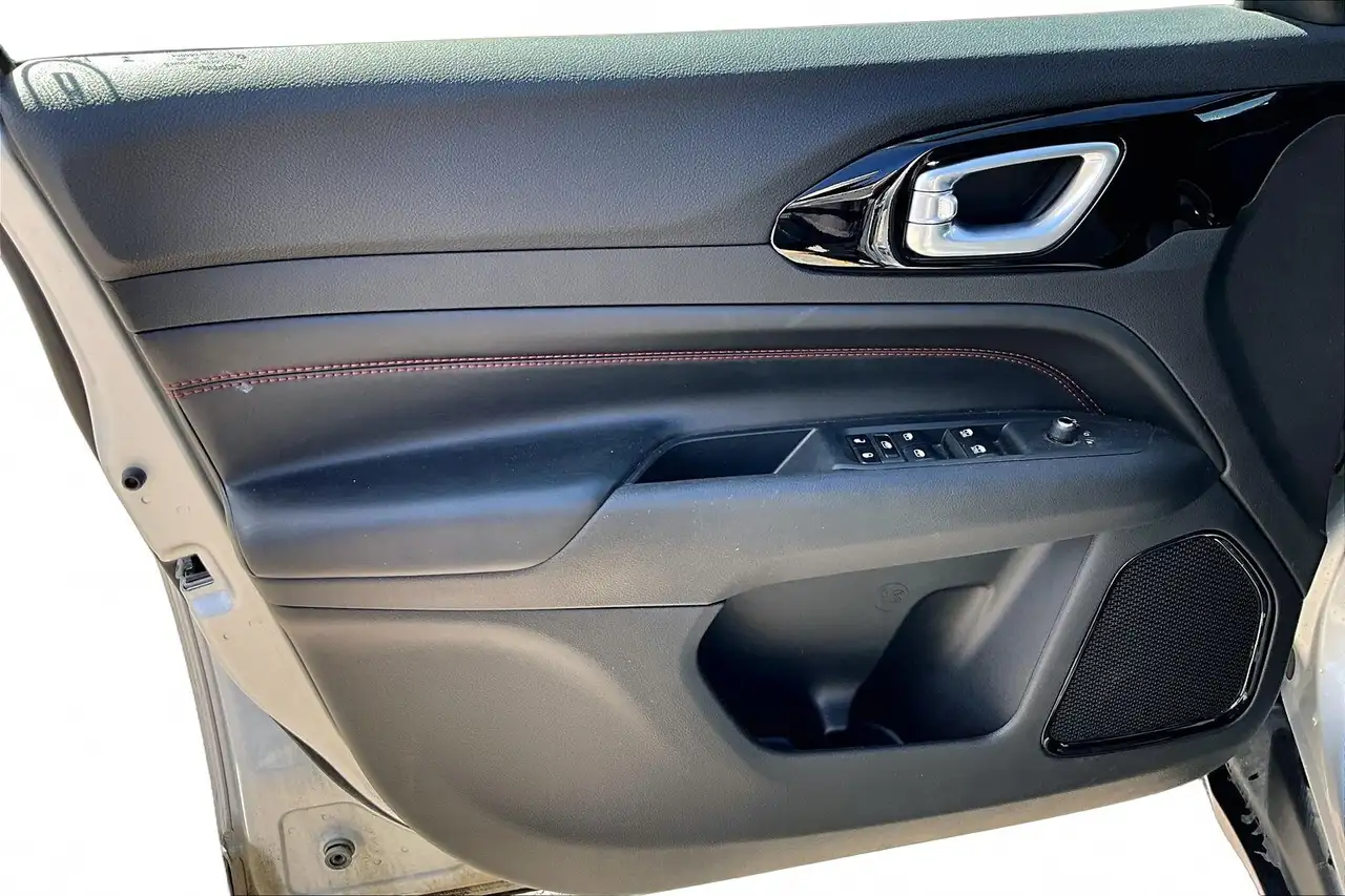 Jeep Compass - Image 28