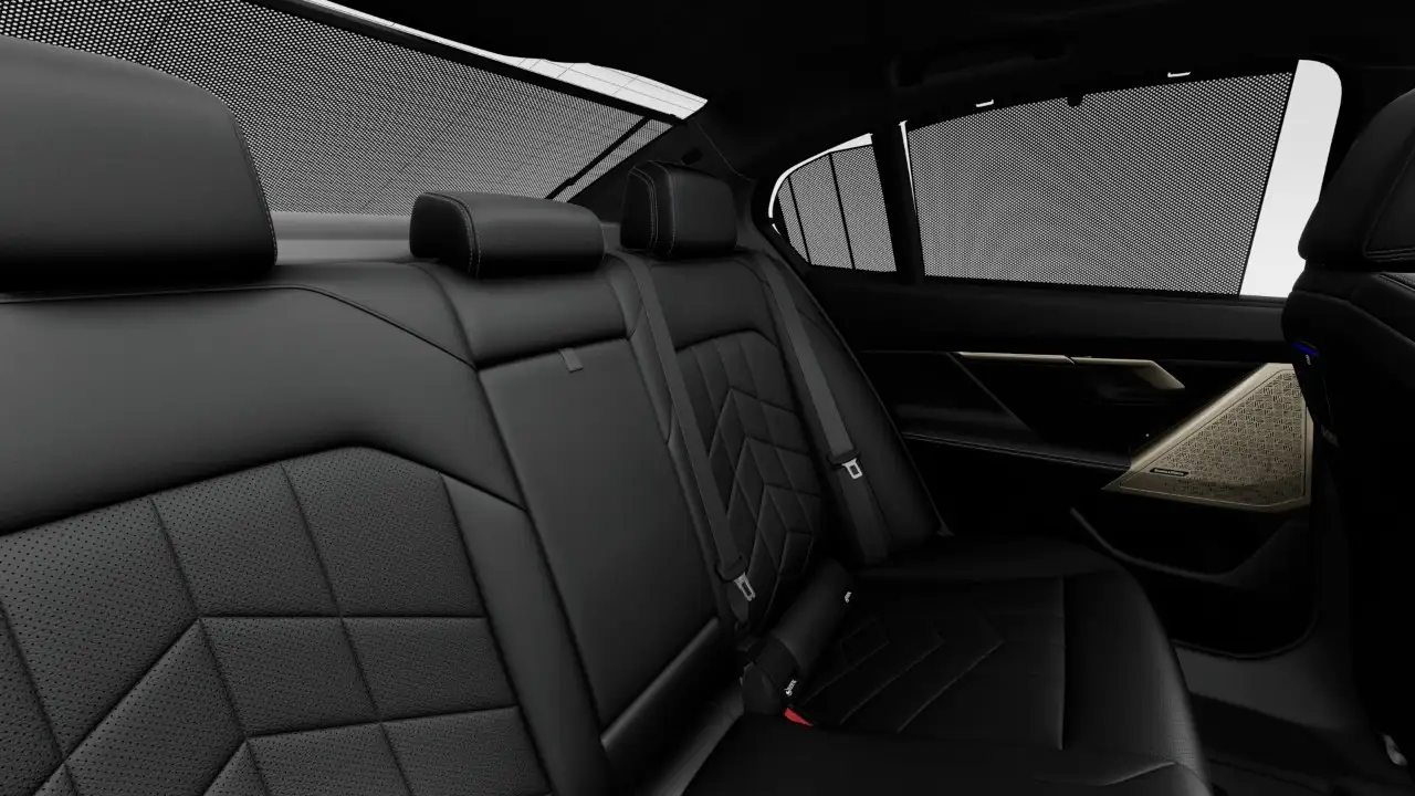BMW 5 Series - Image 12