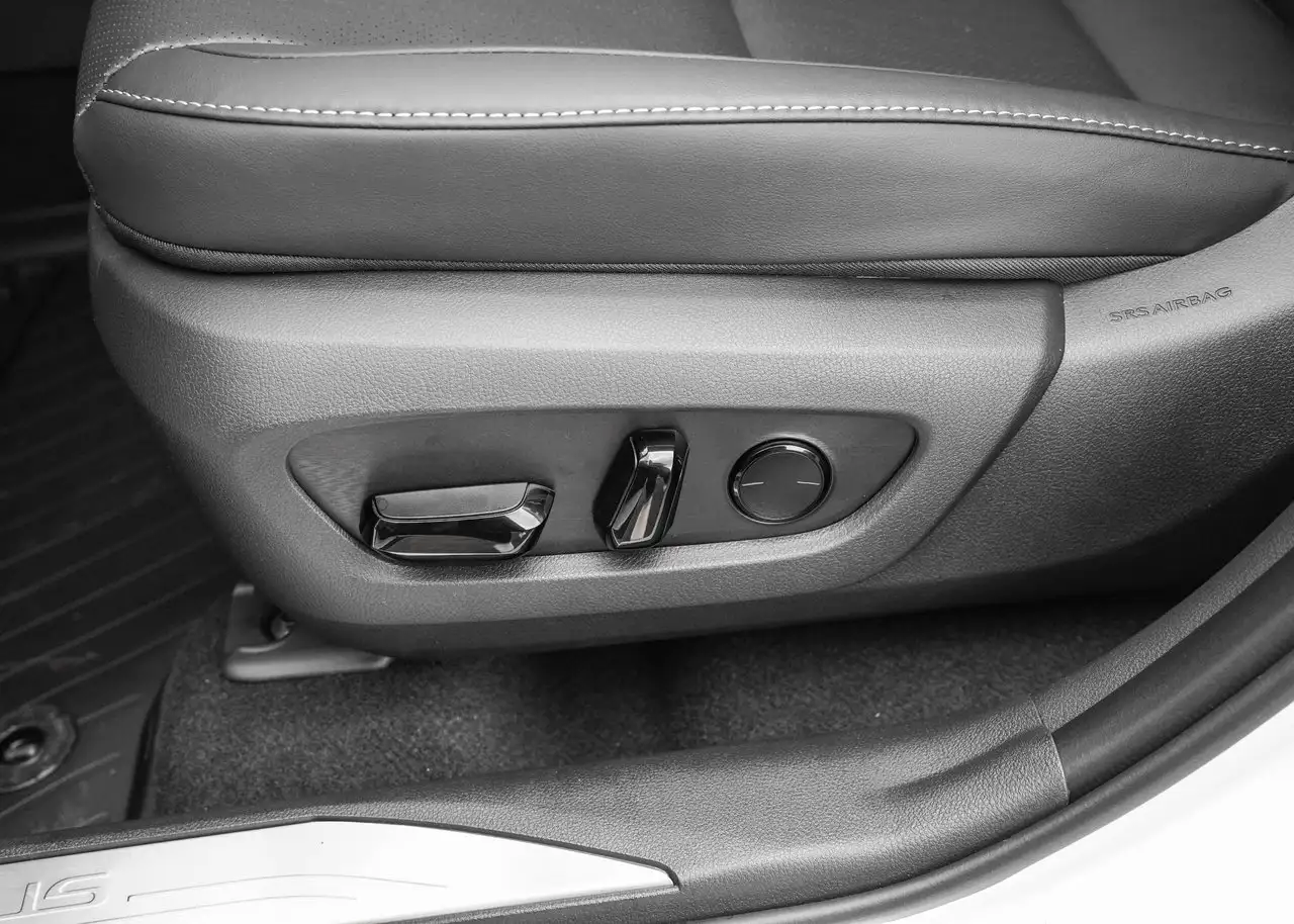 Lexus NX - Image 28