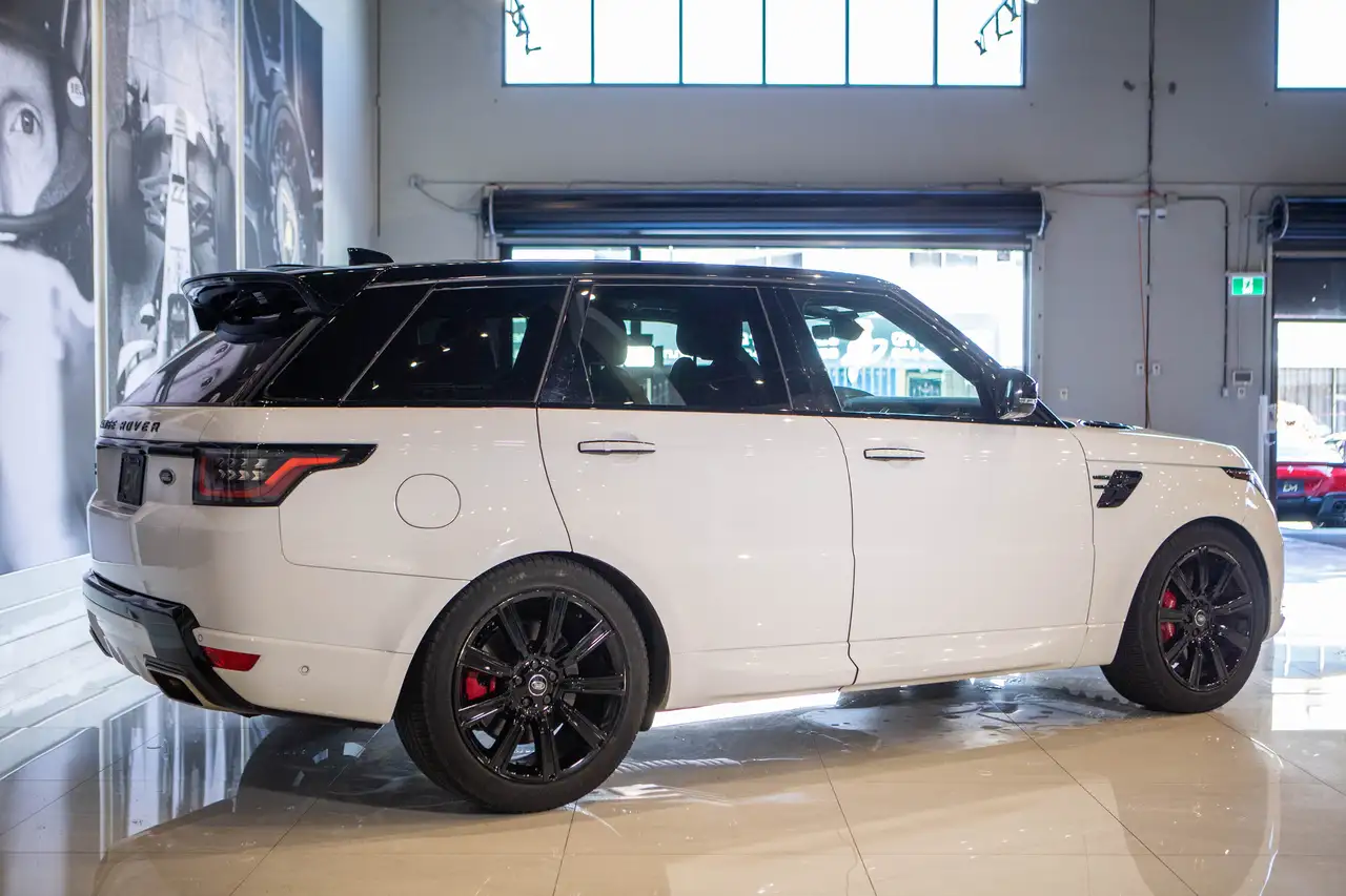 Land Rover Range Rover Sport - Image 2