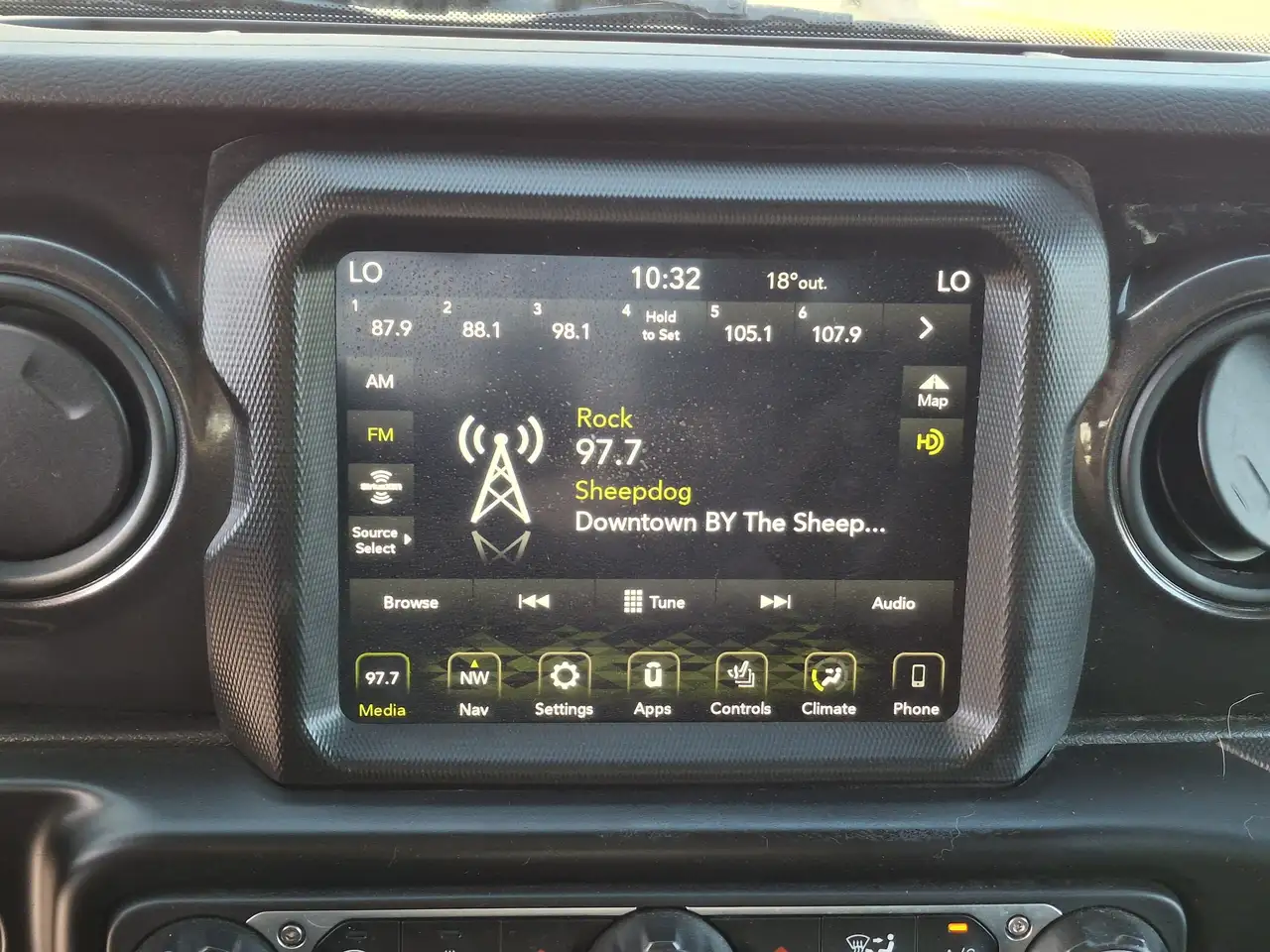 Jeep Wrangler - Image 13