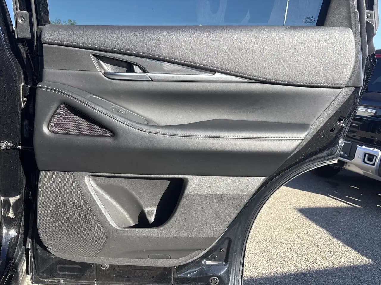 Infiniti QX60 - Image 32