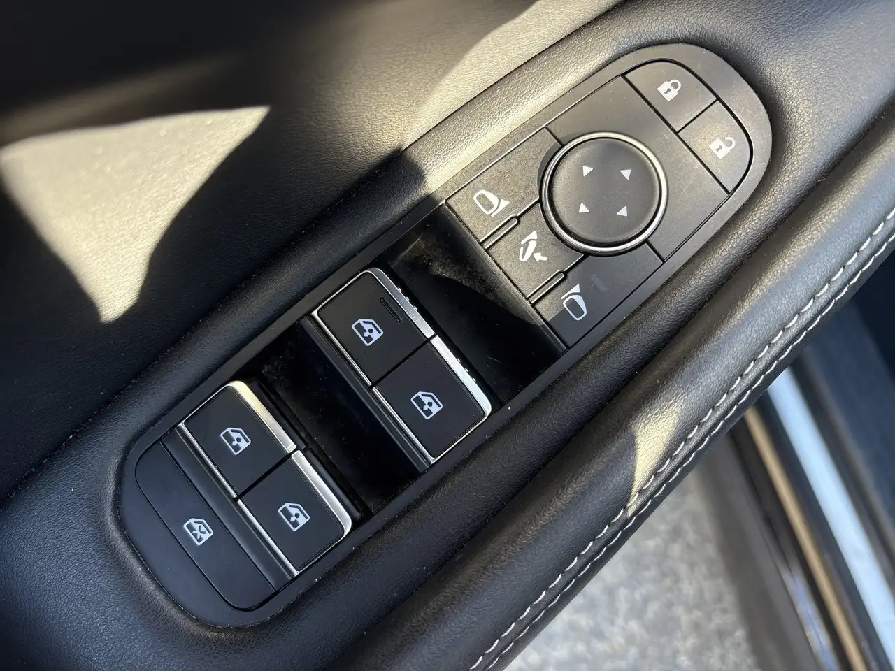 Infiniti QX60 - Image 16