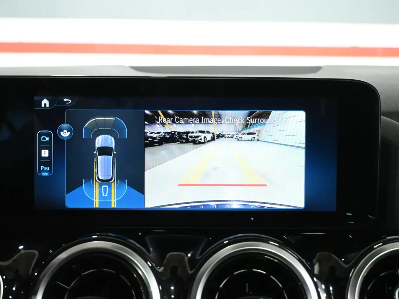 Mercedes-Benz GLA - Image 19