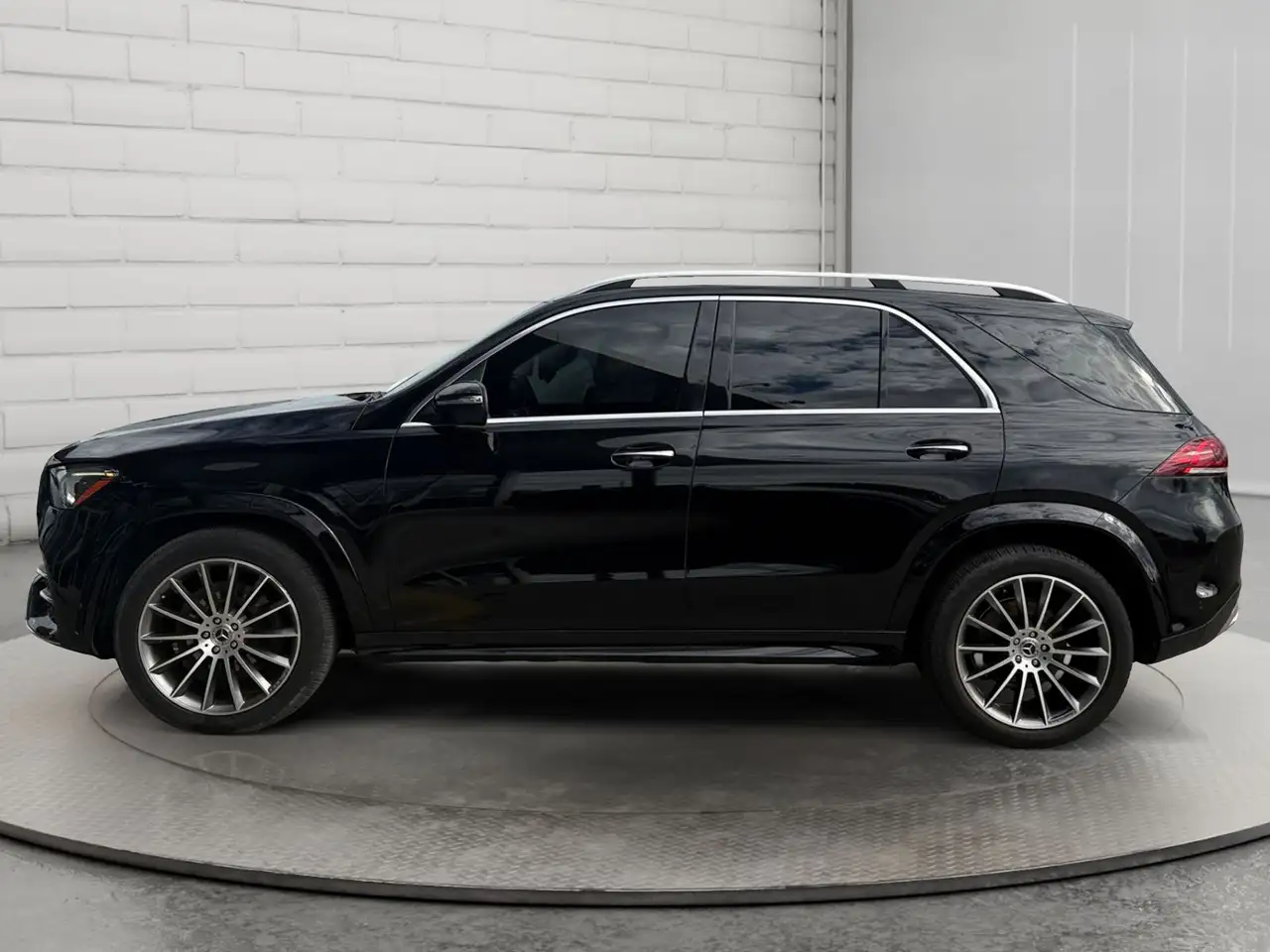 Mercedes-Benz GLE - Image 8